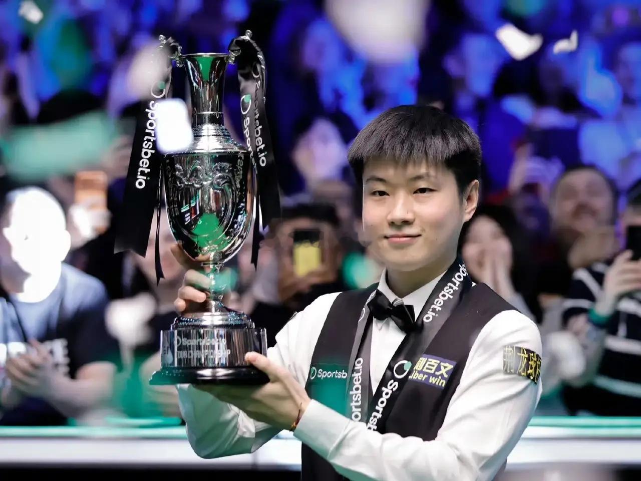 截至目前，赵心童与世界前十交手记录统计如下:1.特鲁姆普两人交手6次，赵心童3胜