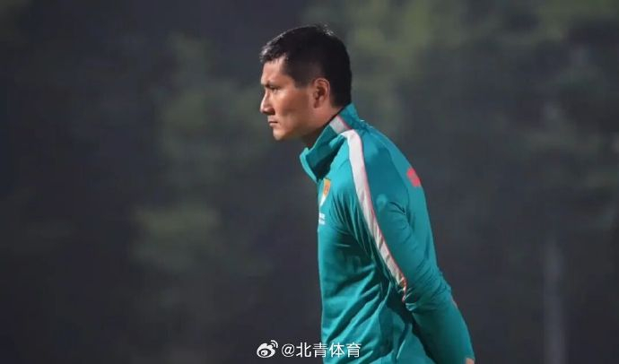 【#中国男足将迎战泰国队#】6月9日晚，中国男足将在金华迎战泰国队。主教练邵佳一