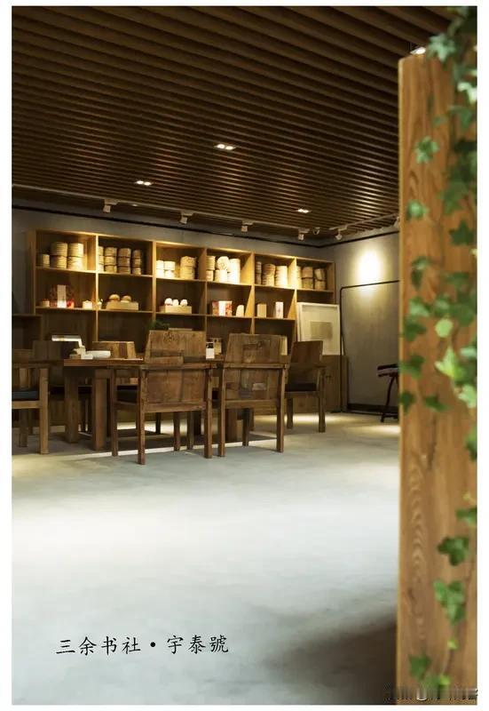 上联:一卷闲诗香岁月;
下联:三余忙读美青春。
友友请展示下联 友友请邀下联 友