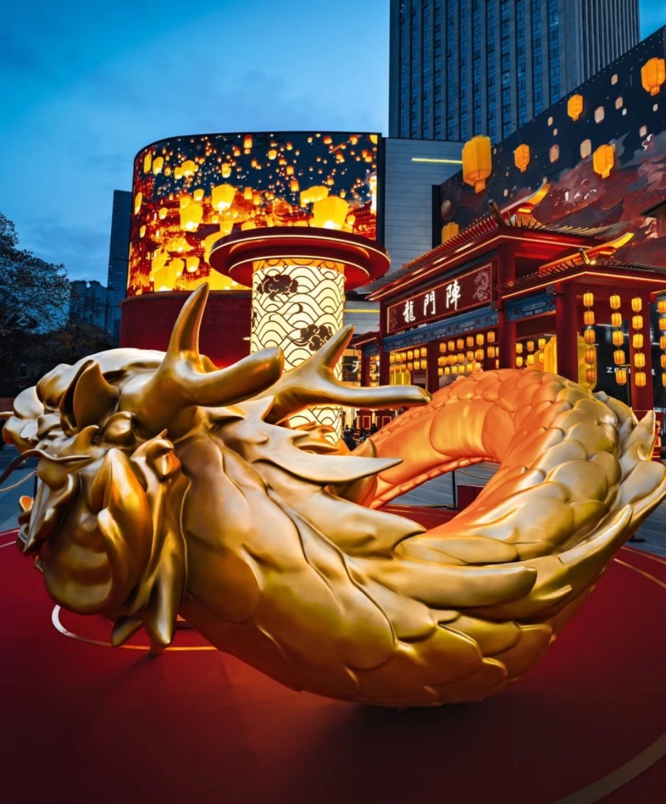 勒是属于雾都重庆自己的年味来“摆”龙门阵身为一个土生土长的重庆人，一直听老辈子讲