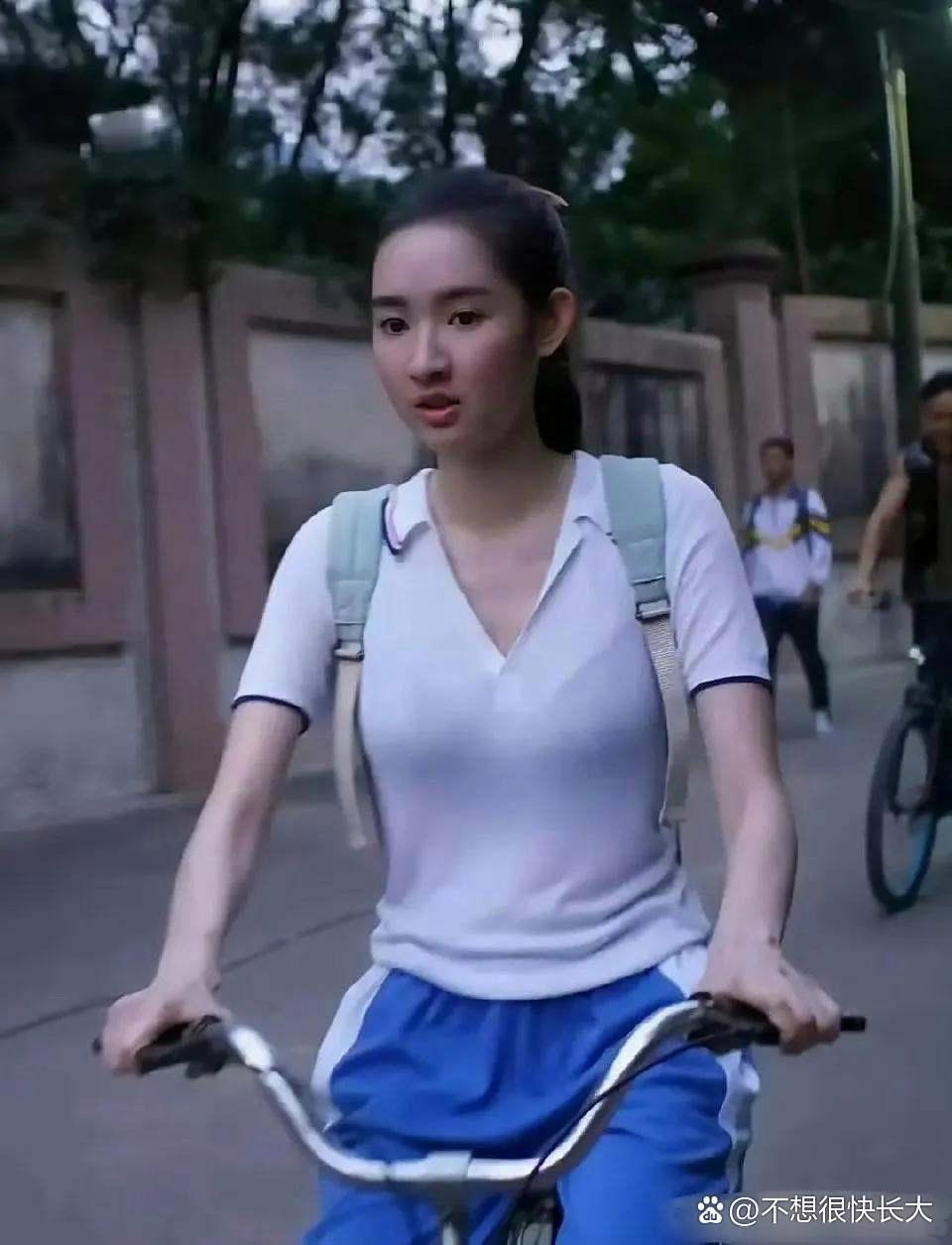 现在的电视剧连一个真正的高中生都请不到了吗 ​​​