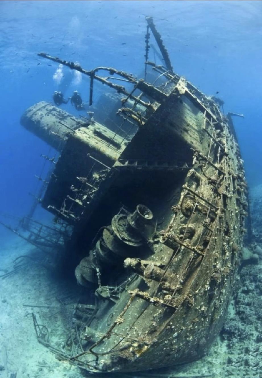 2007年，
发生在南海上的一件大事，
震惊了世界，这不仅是一场考古发现，更是东