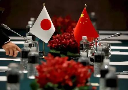 中华总是退，总是忍让；最让人头疼的是，中华从来没有灭亡日本的军事计划与准备。整个