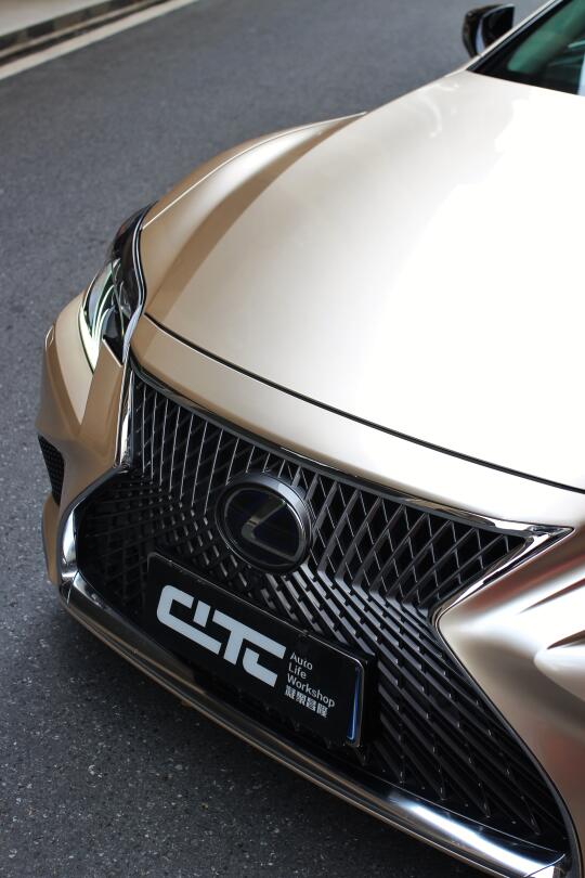 LEXUS LS500H 液态金属香槟金
