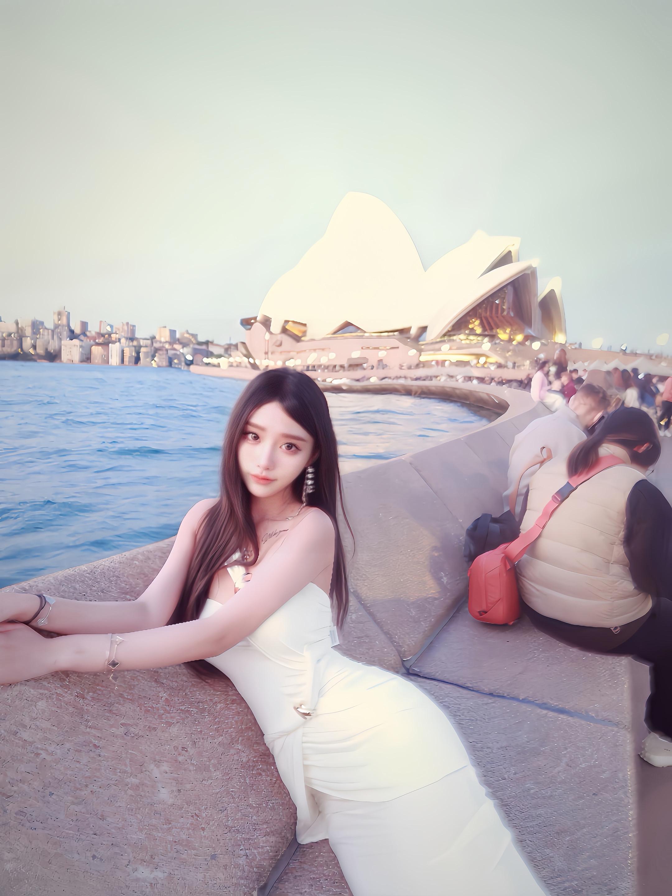 陪伴 爱 金钱 你能给我两样我就能留在你身边