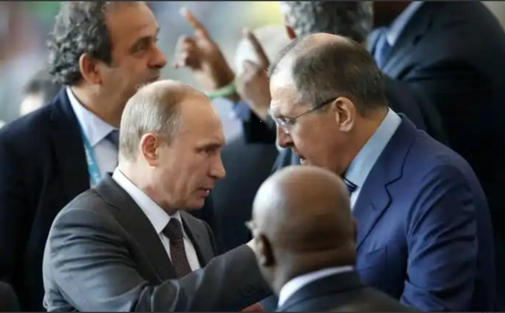 俄罗斯政坛最近爆出大新闻，执掌外交部21年的拉夫罗夫，突然在两场关键场合“失踪”