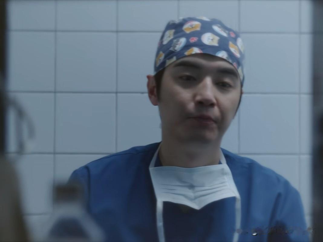 问心2:林逸对得起自己的专业，最终还是按顺序，把供体移植在了鲁大冬体内。

鲁大