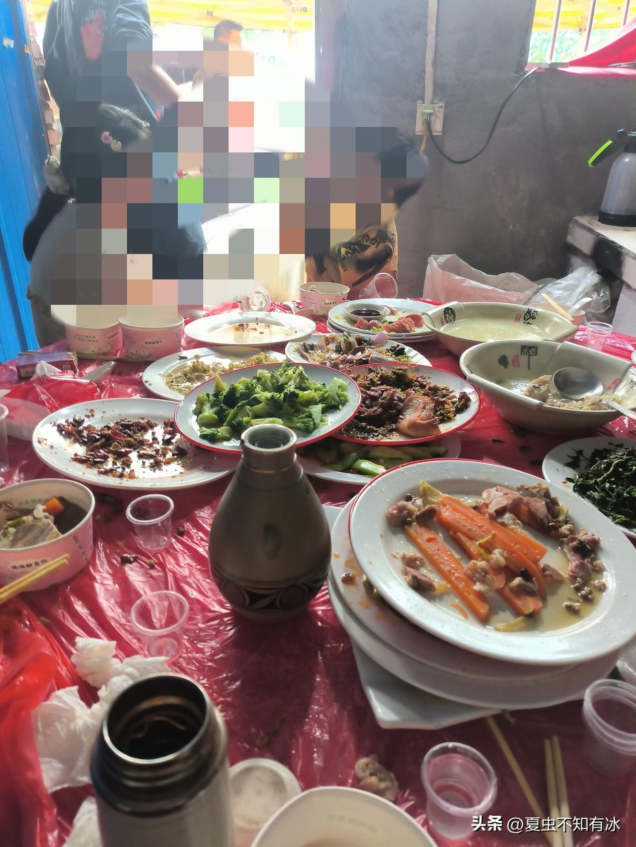 弟弟的一句话，彻底扭转了哥哥的人生走向！
一位六零后男子，前后养大了三个儿子。