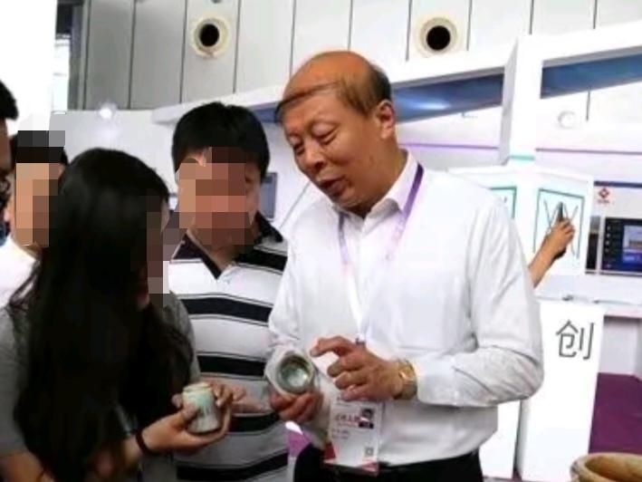 表妹问我婚姻是不是门当户对最重要？
我说那是在古代，现在我觉得颜值当学历对更重要