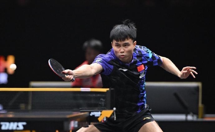 太提气！周启豪3-0零封张本智和，干净利落完成复仇之战WTT中国大满贯男单1/8