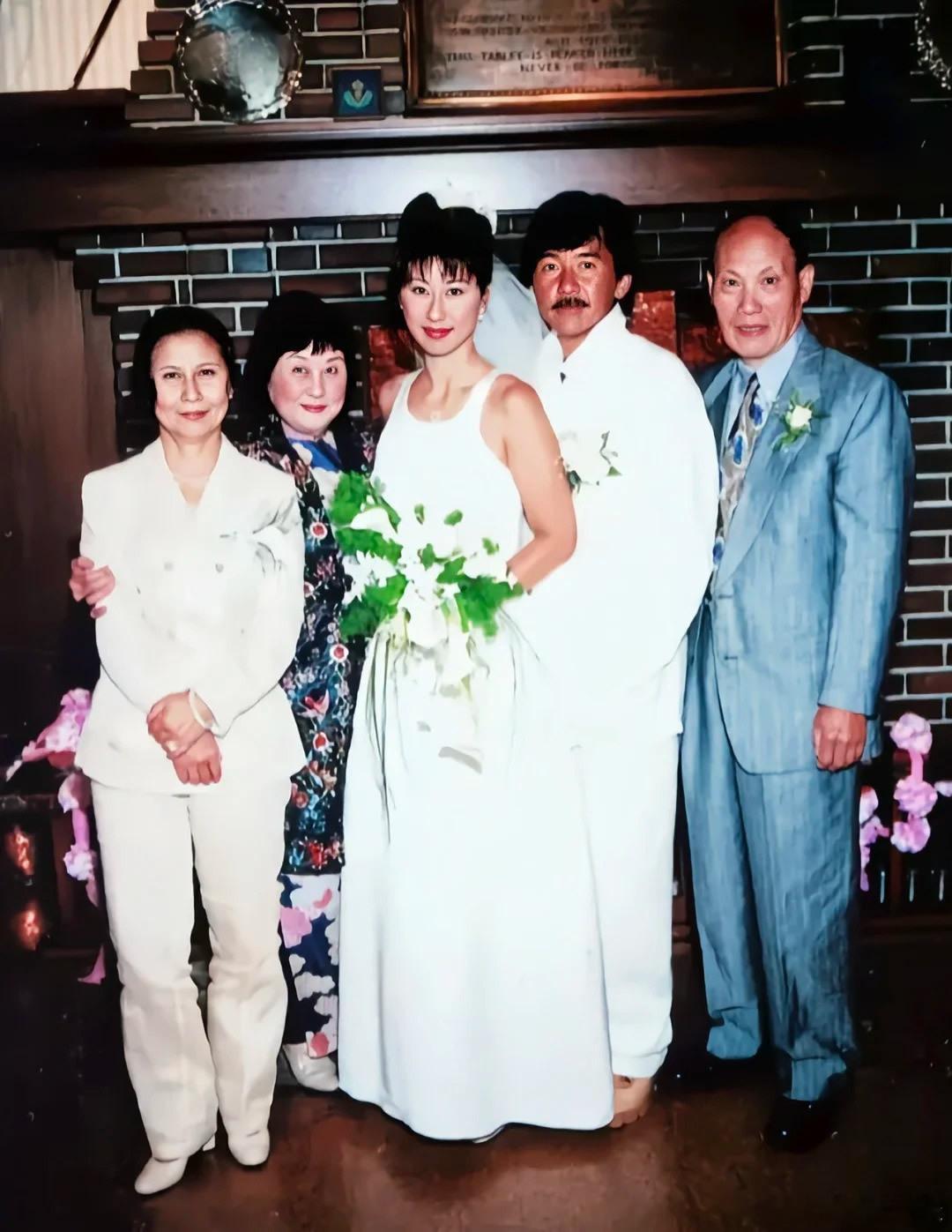 1996年，林子祥和叶倩文在温哥华注册结婚并举行婚礼。 ​​​