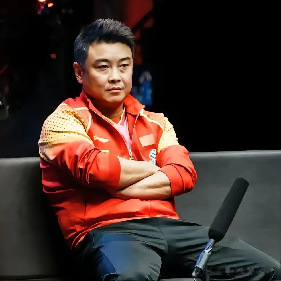 国乒男队必须换将！

目前国乒男队主教练是王皓。这些年他担任主教练所取得的成绩都