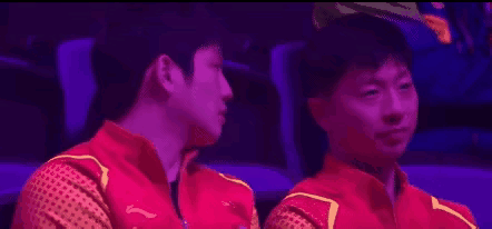 小胖说:我没守住半区，给兄弟添麻烦了。
马龙说:没事的，这小子成熟了[赞]厉害了