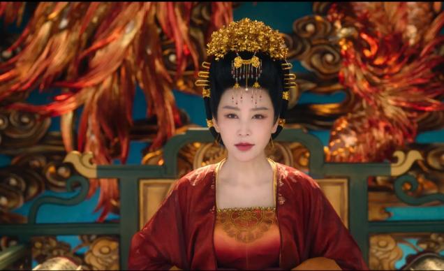 《唐朝诡事录3》里面公主的妆造真的是把岳丽娜现实中面部的问题都遮住了。

这两天