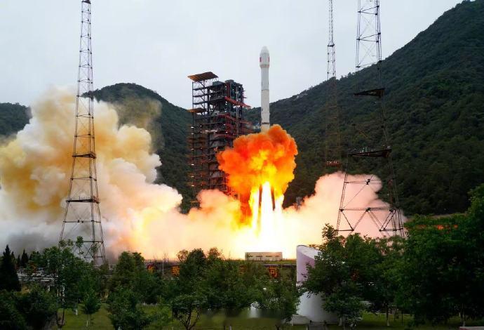 【我国成功发射实践31号卫星】6月16日17时45分，我国在西昌卫星发射中心使用