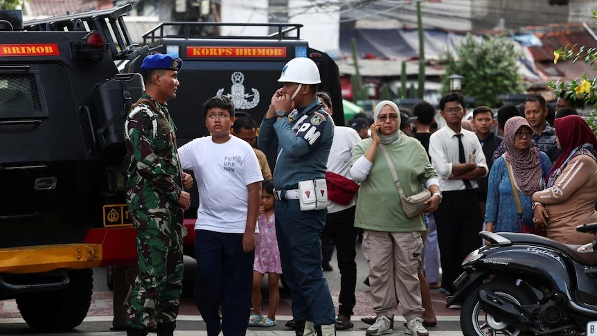 印尼一学校发生爆炸，致55人受伤