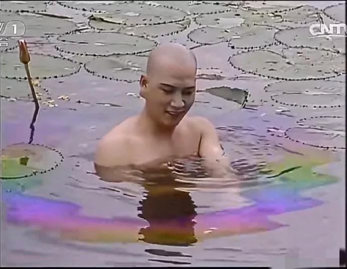 金蝉子转世，不是凡人，自带光环…
金蝉子转世，不是凡人，自带光环…
听说当时拍这