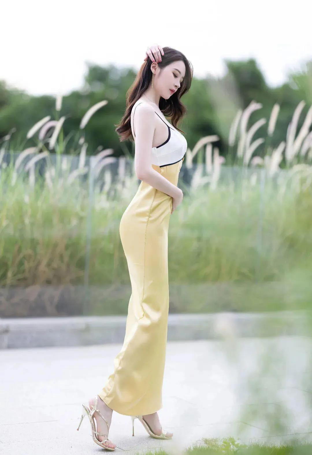 黄色长裙秀#婀娜多姿舞#优雅性感#气质迷人穿搭