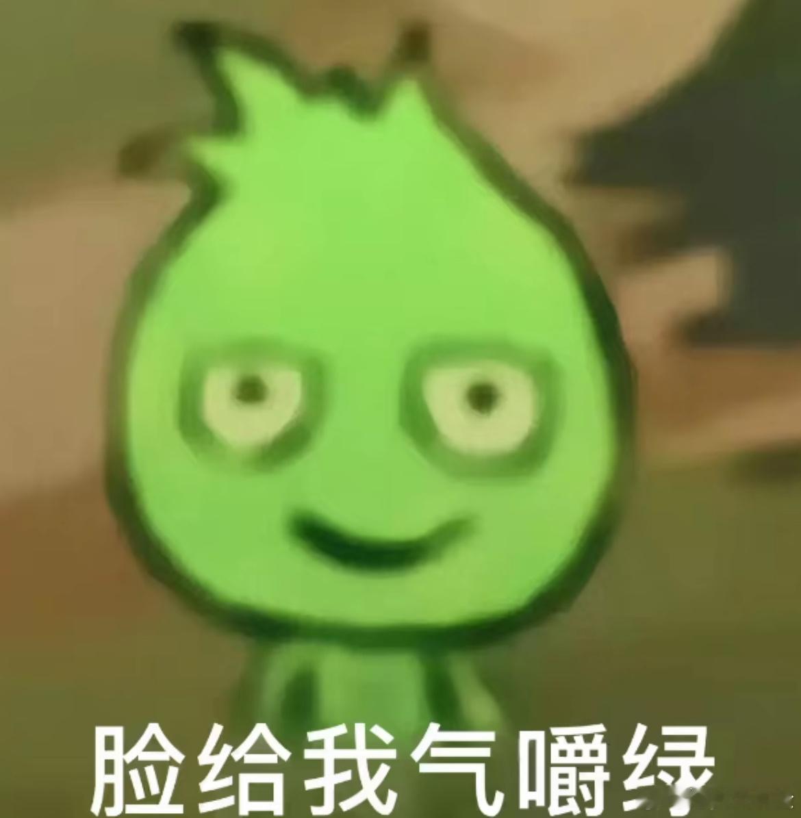 有次升国旗，我这一排旁边站着班主任。操场特别安静，我突然想放屁，忍了很久终于忍不