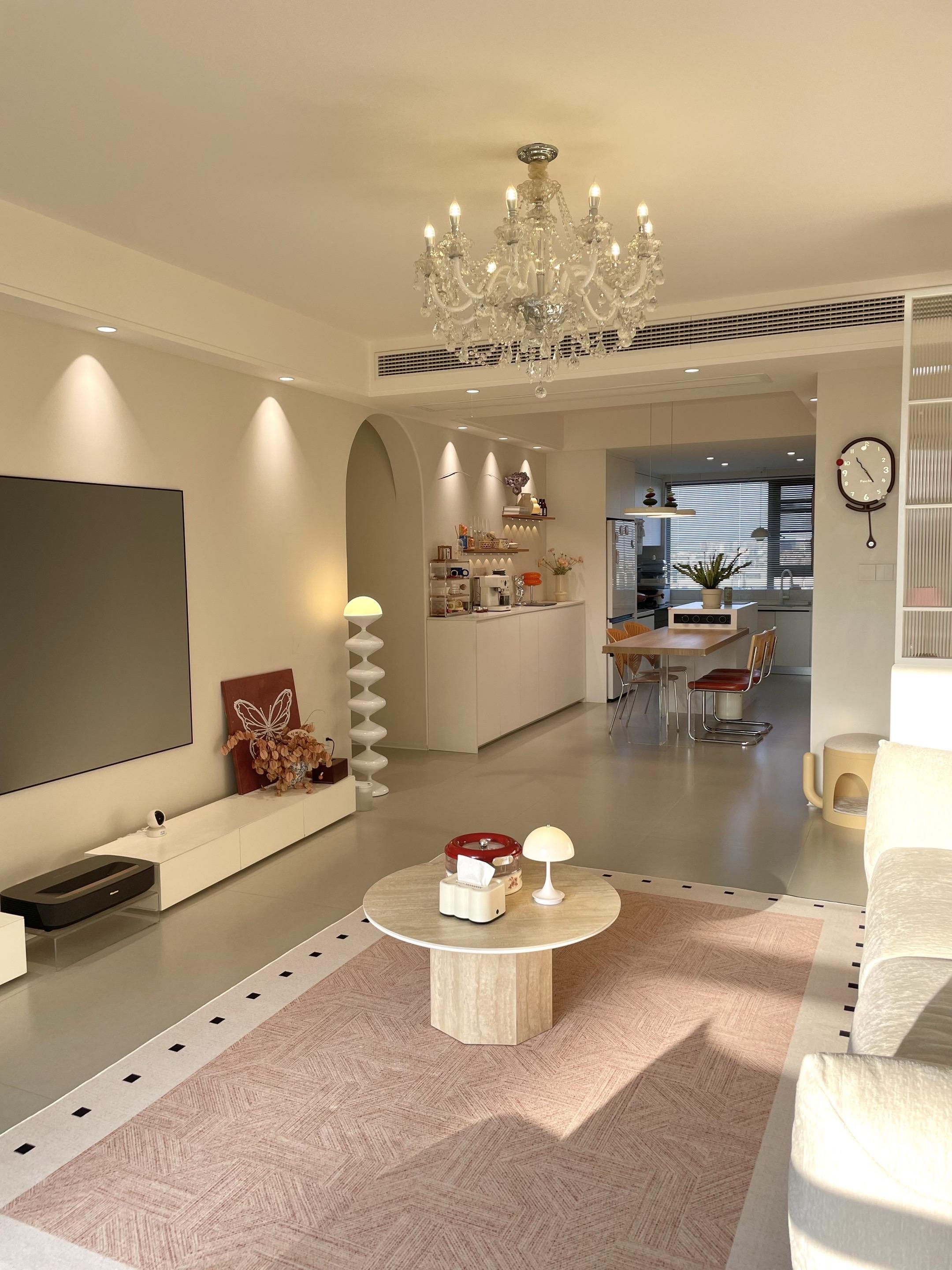 简约奶油风｜硬装基础，软装就不基础。我家建面128，套内104平 硬装...