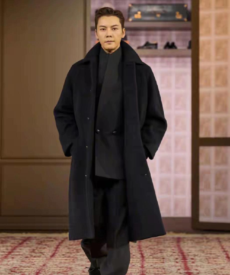 陈伟霆豪宅三天涨120万！曾3400万卖不掉
 
     40岁陈伟霆事业家庭