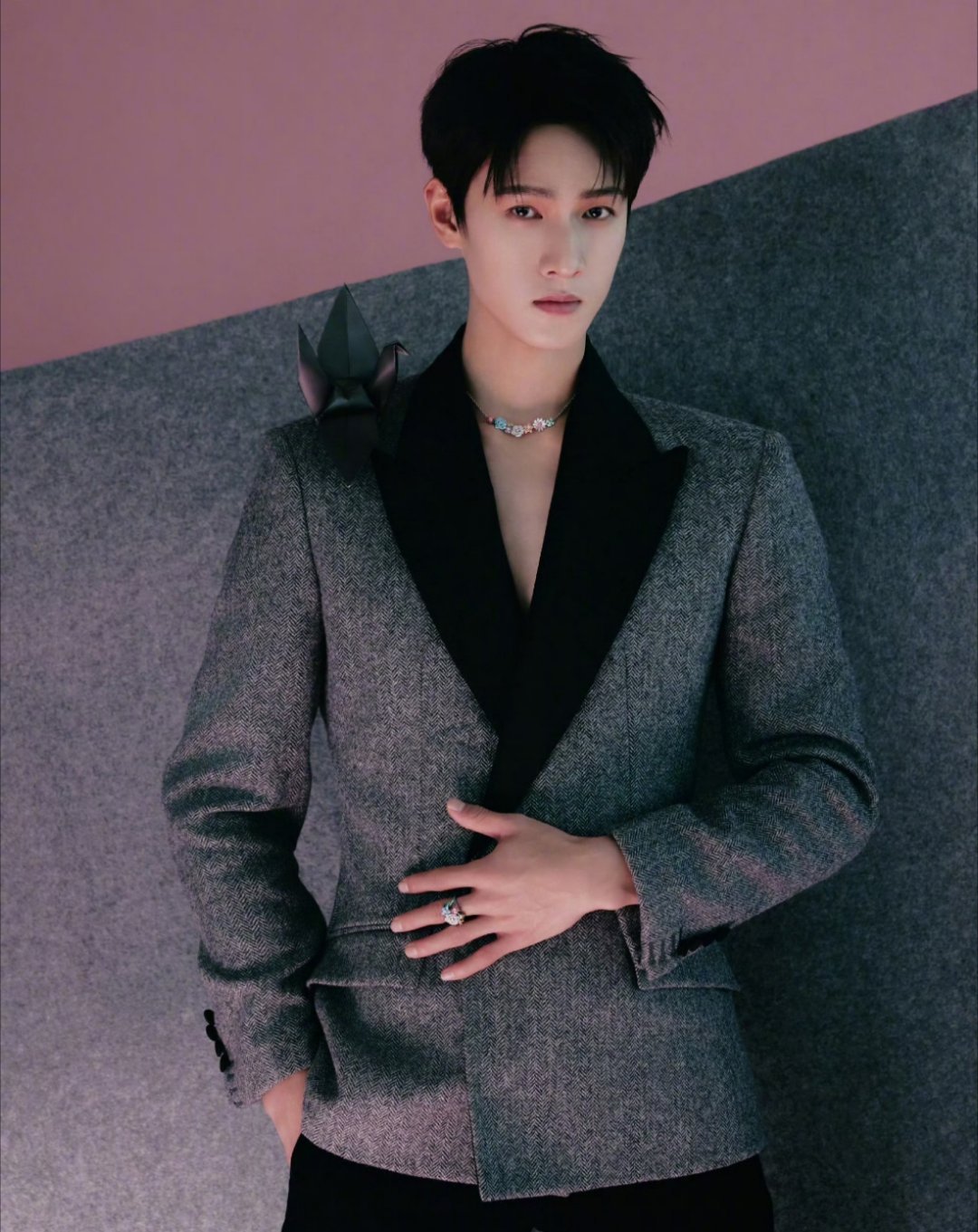 李昀锐你这么穿我真没招了！ 简直是行走的荷尔蒙啊这就是传说中的撕漫男 