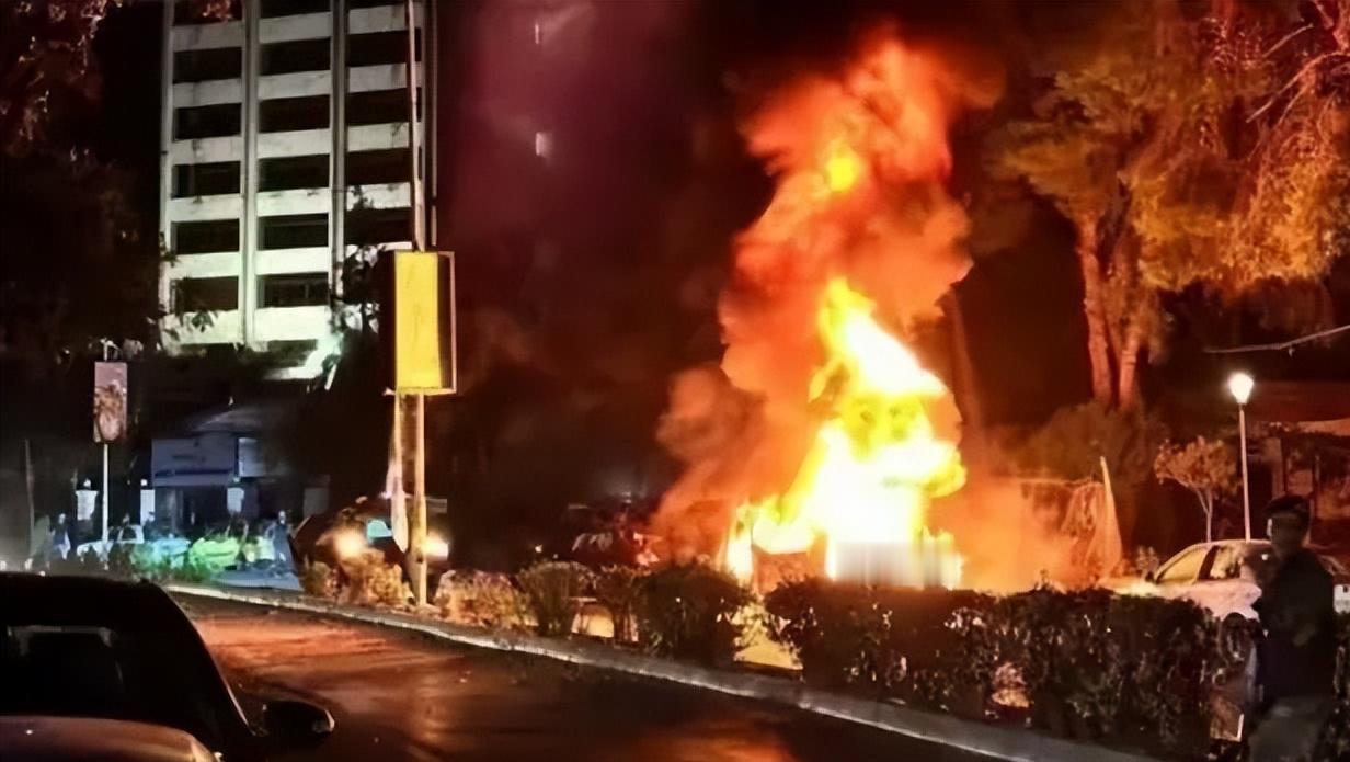 中东地区的局势刚刚又有了新的表态和动作。
1. 以色列这次真是下手不轻，10月1