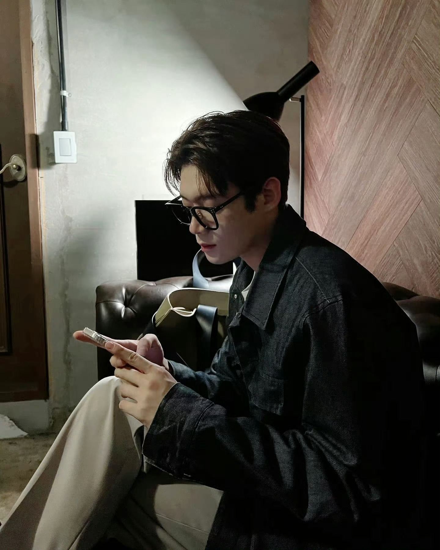金允植朴时宇 妆造施洛华把一个大帅哥拍成这样有什么目的