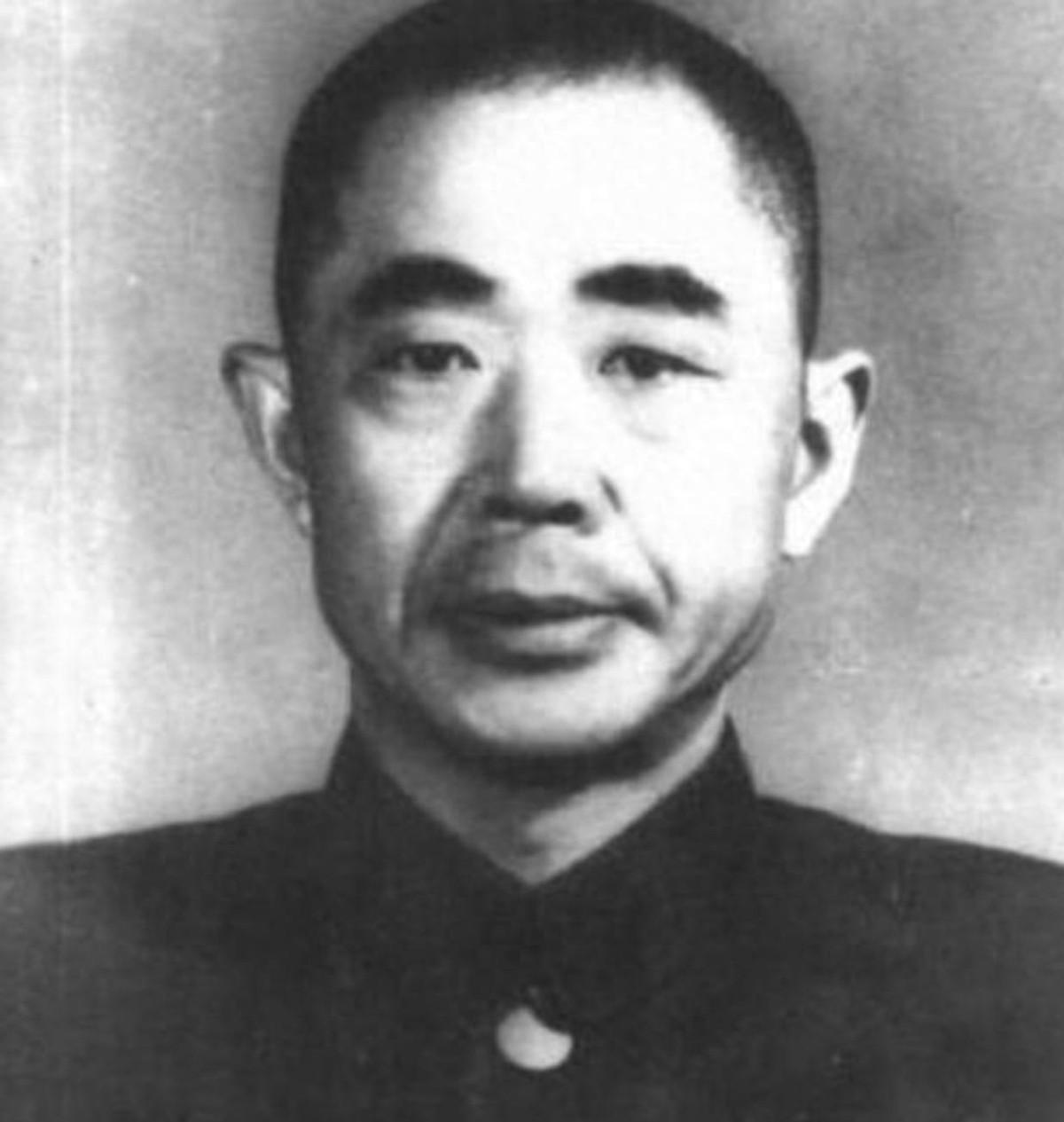 朋友们，你们听说过陈明仁将军吗？这位老兄在解放军里可是个响当当的人物，抗战期间立