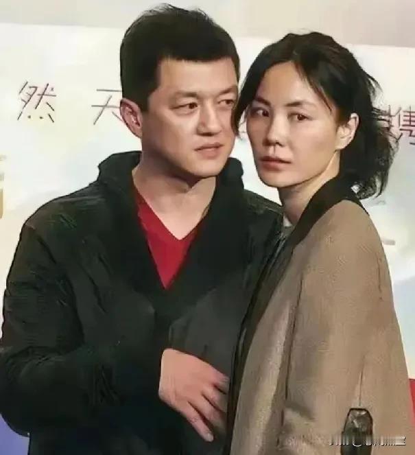 不愧是华语天后，
王菲的眼光太好了，
一开始完全不理解王菲和那么帅的那么年轻的谢