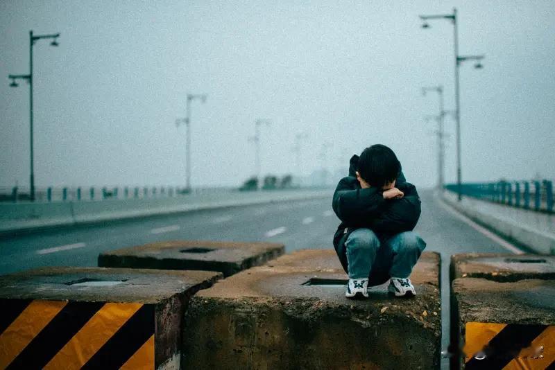 《繁花》这波幕后争议可太有看头了！编剧古二曝王家卫录音，直接把剧组送上热搜第一。