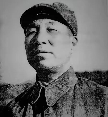 1951年，47岁的“军统特工”齐若斋，因被女特务诬告，在天津被枪决。经李运昌多
