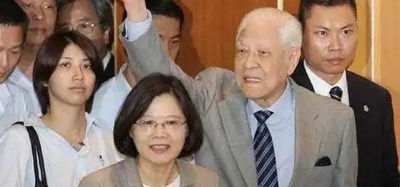 其实很多中国人不知道的是：大部分台独不是100%中国人，他们真正力量也不是来自美