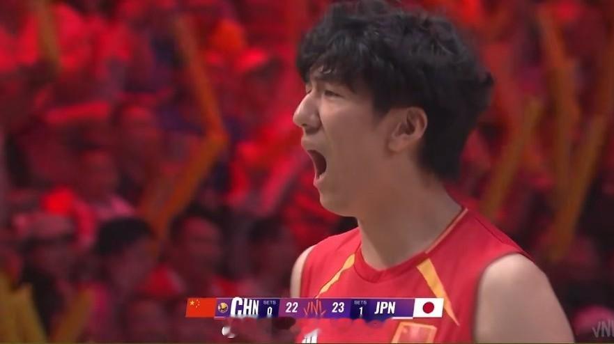 【世联赛男排VNL第一周 拦网榜张哲嘉排名第4】1、 豪🇨🇦：16拦（63拦