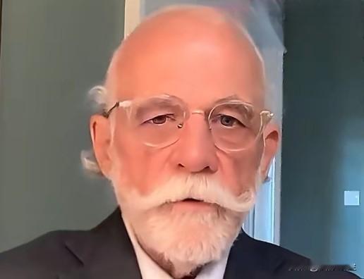 特朗普白宫前律师泰·科布称，对前FBI局长詹姆斯·科米因发布“86-47”贝壳图