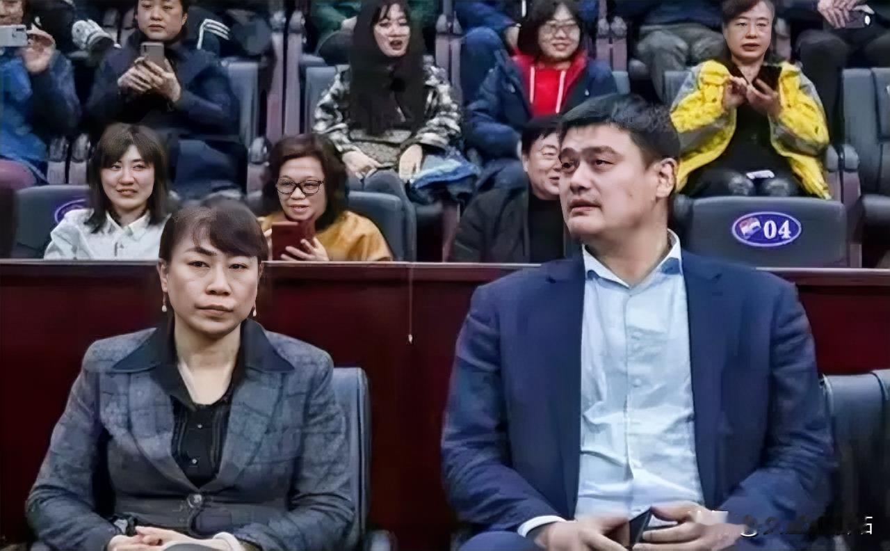 国家体育总局要求女篮要“走出舒适圈”，而对男篮却只字未提，中国三大球寄希望于女篮