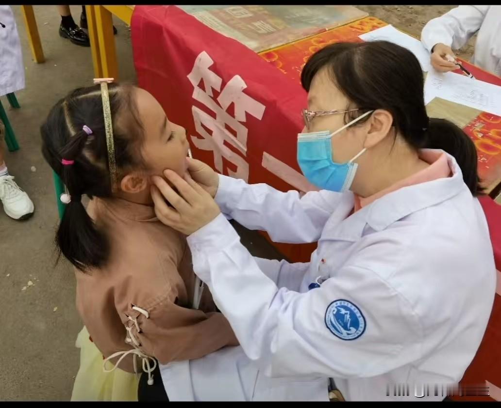 可以想象一下，孩子如果急性喉炎发病，家长那叫一个“急”吧，为什么急？
急就急在：