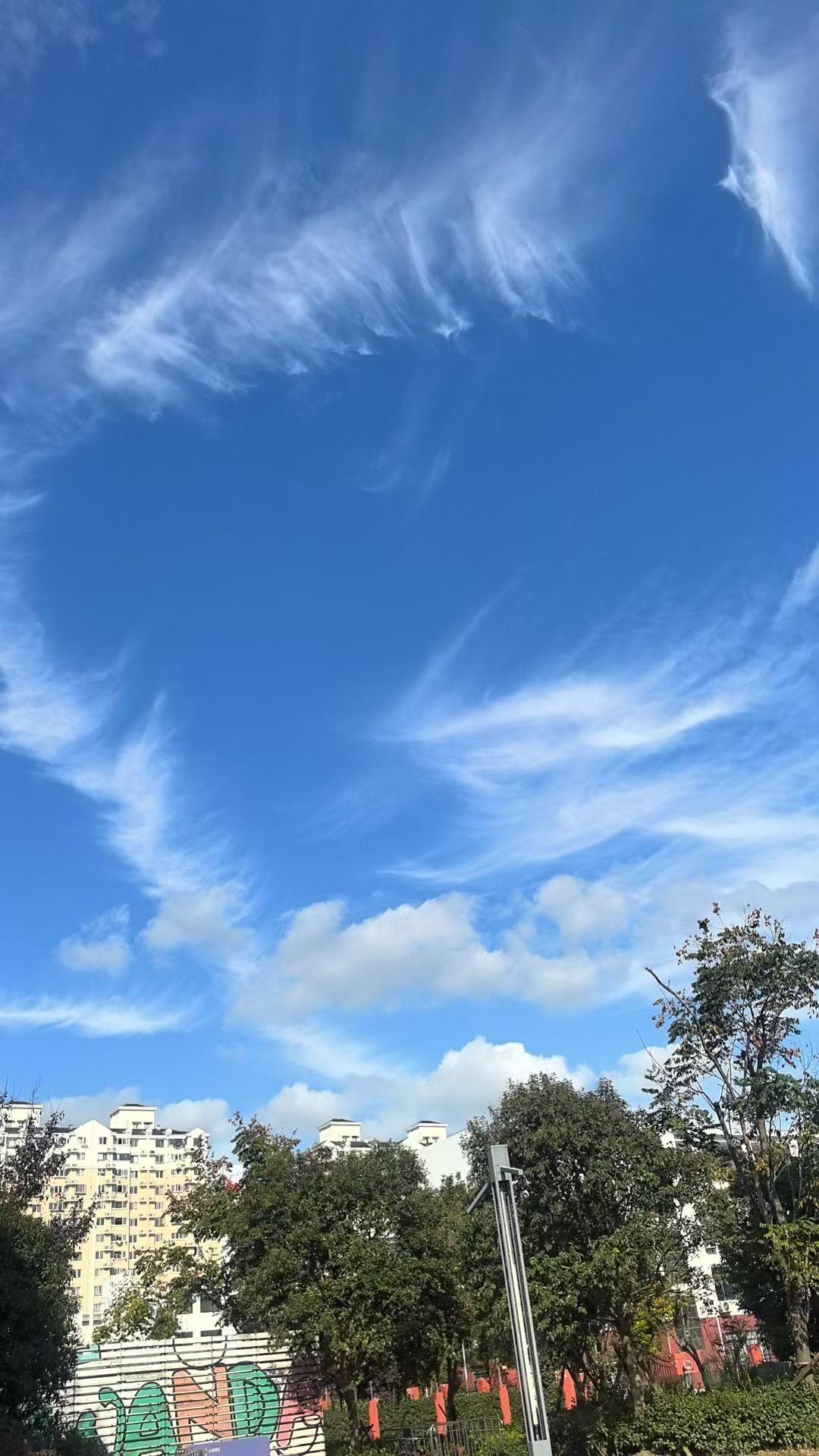 能否分享一下你拍摄的天空