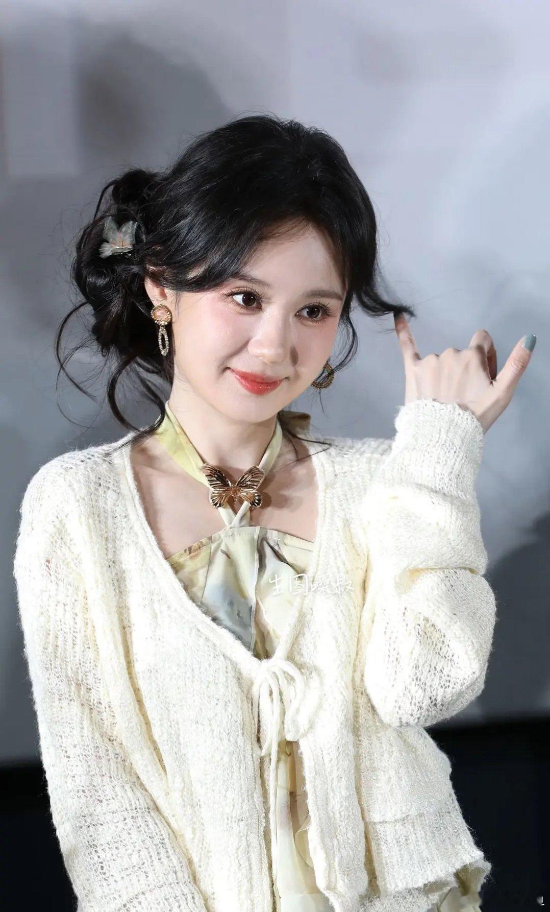 郑合惠子之前的杨采薇和颜末感觉都挺火的，为什么感觉人气上不去，一直都没什么人气，