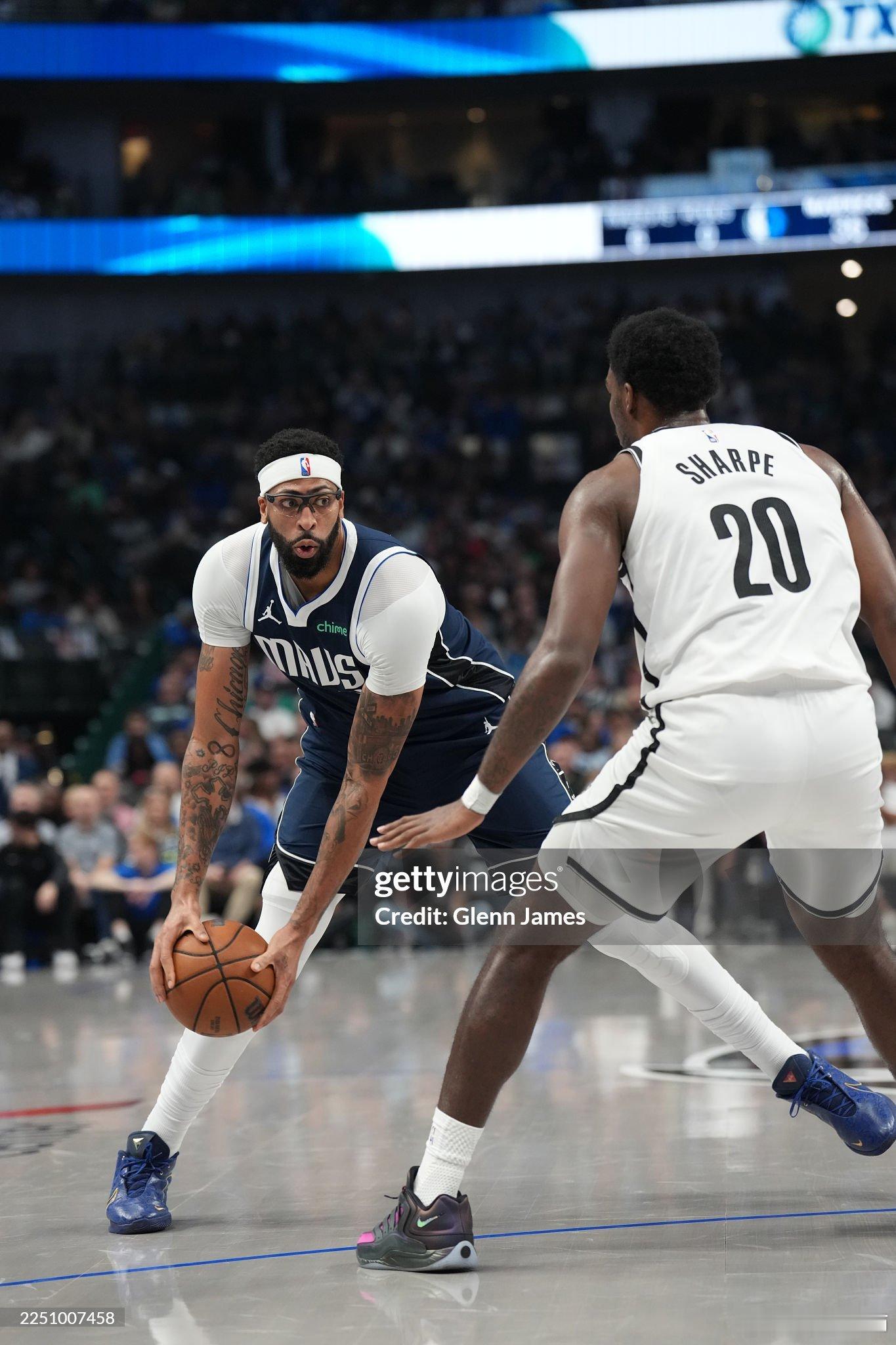 MFFL 今天戴维斯得到24分14篮板3助攻3抢断3盖帽，投篮21投10中，三分