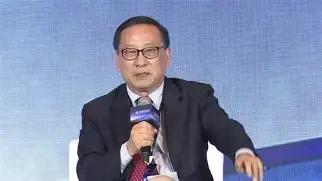 面向全球直播的国际媒体对话现场，英国记者当众咄咄逼人，拿南海仲裁案步步紧逼高志凯