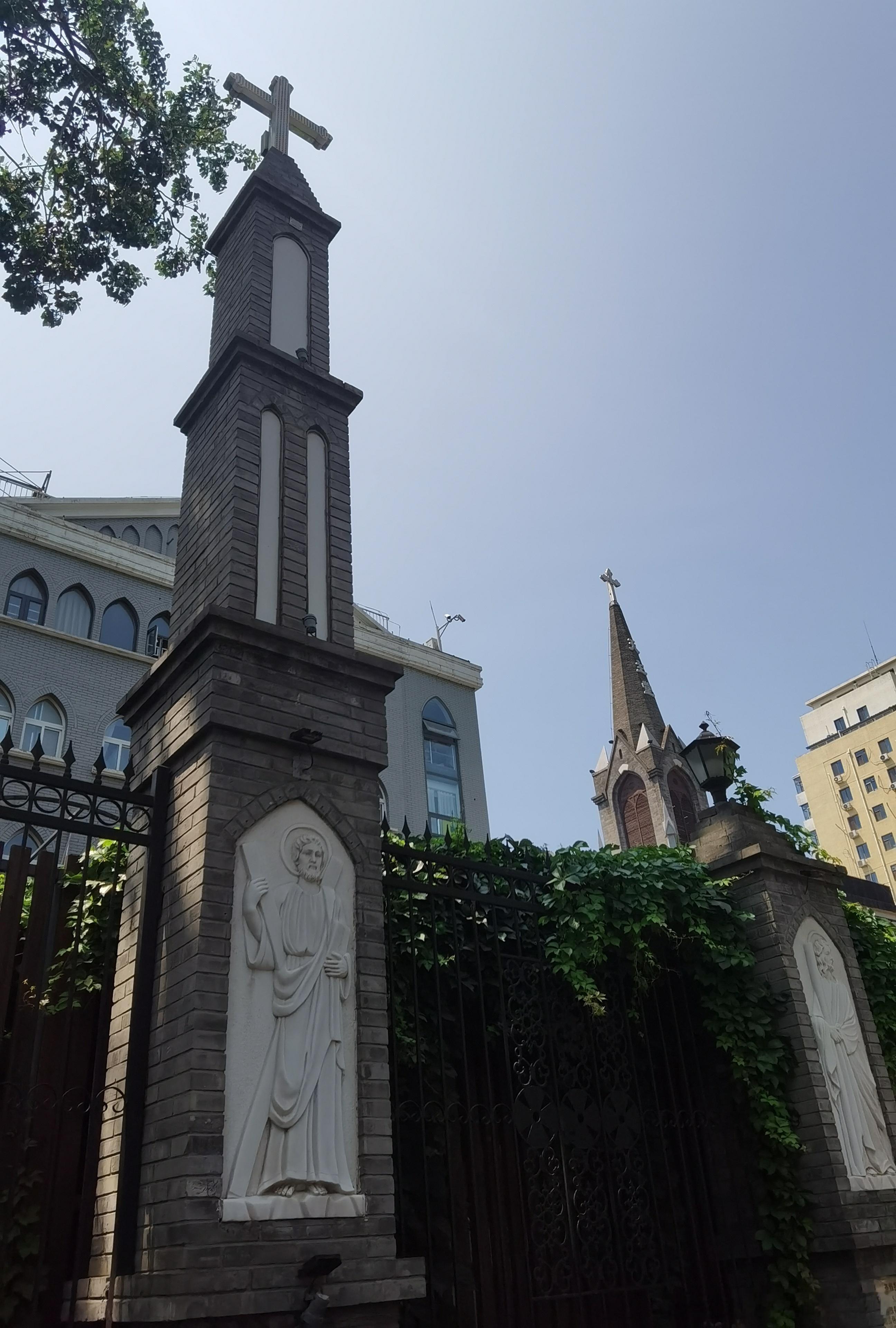 北京的四大教堂之西堂，北京有东西南北四大教堂，西堂也称西直门教堂，位于西直门内新