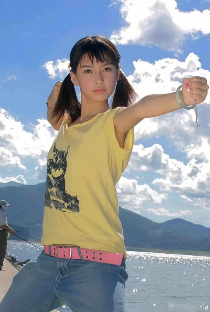 十五岁的angelababy拍的写真 从小就美 ​ ​​​