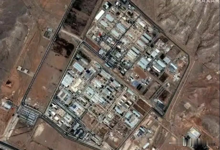笑话，CNN捅出猛料，伊朗把伊斯法罕地下核设施里通往高浓缩铀储存区的隧道，直接炸