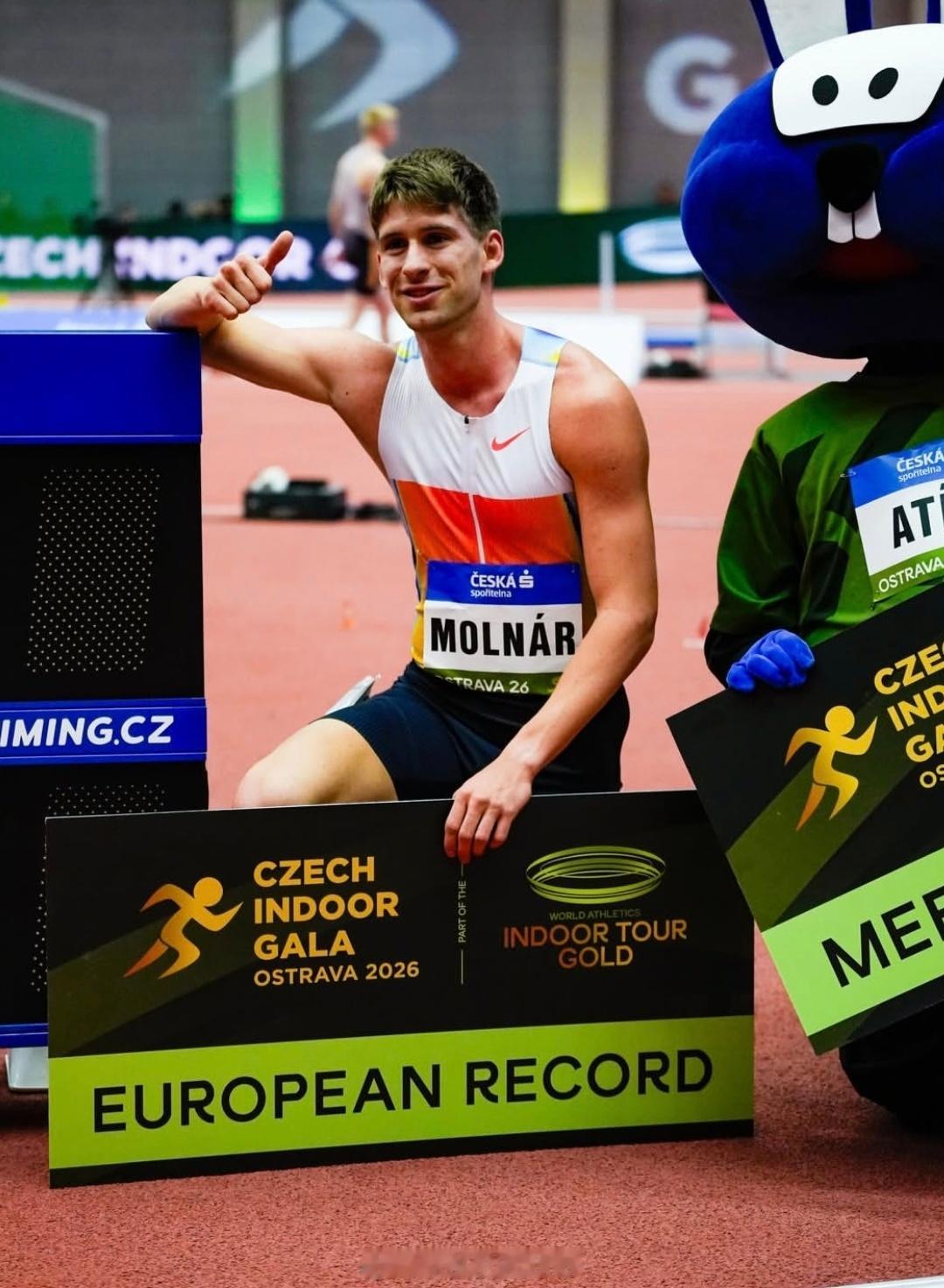 在室内巡回赛 俄斯特拉发站400米比赛中，🇭🇺蒙勒纳尔跑出45秒01的成绩，