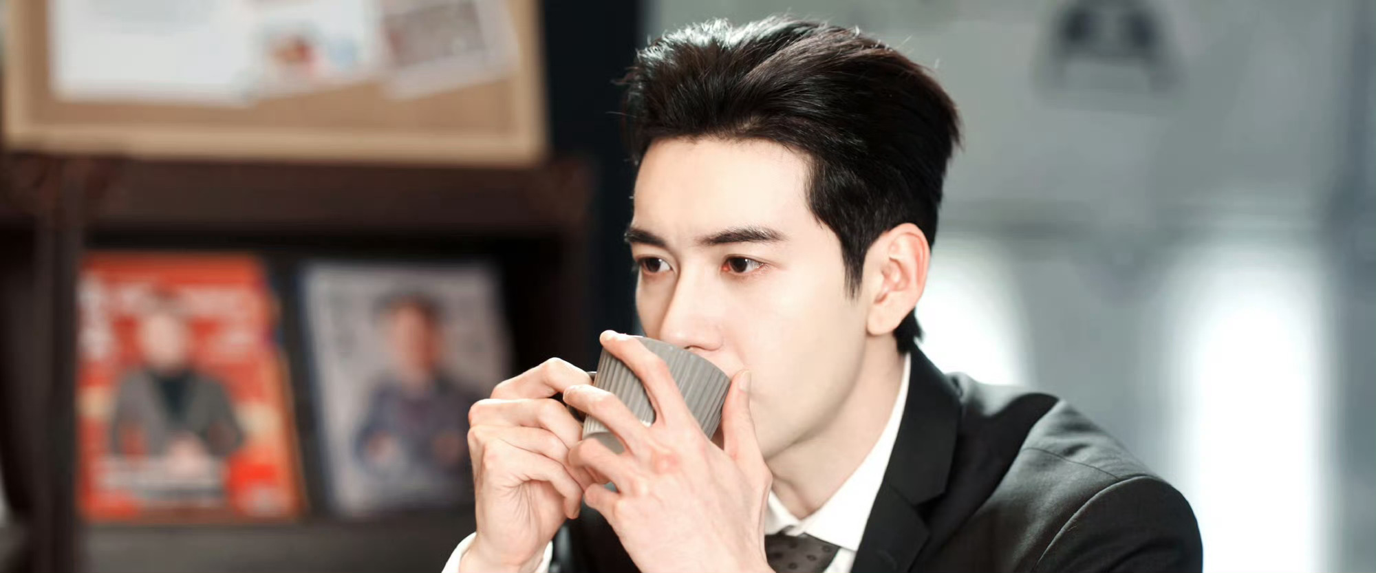 陈星旭往那一站就怦然心动了  不止，他站着坐着走着跑着，都会让人心动~来🐧看《