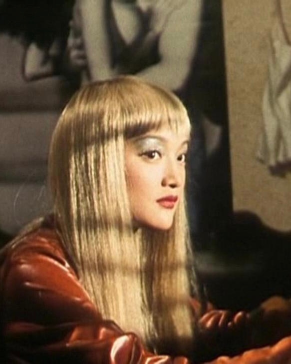 2000年，《苏州河》中的周迅。 