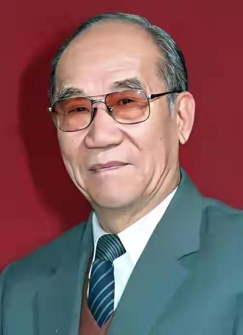相声界十位宝字辈名家
1.侯宝林（1917—1993）
地位：相声改革宗师、相声