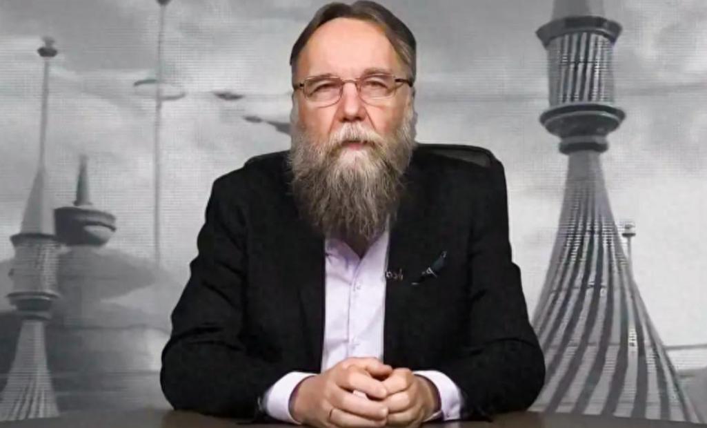 普京智囊做出预言：下一个爆发战争的地方不是台海，也不是南海！
 
杜金这人说话可