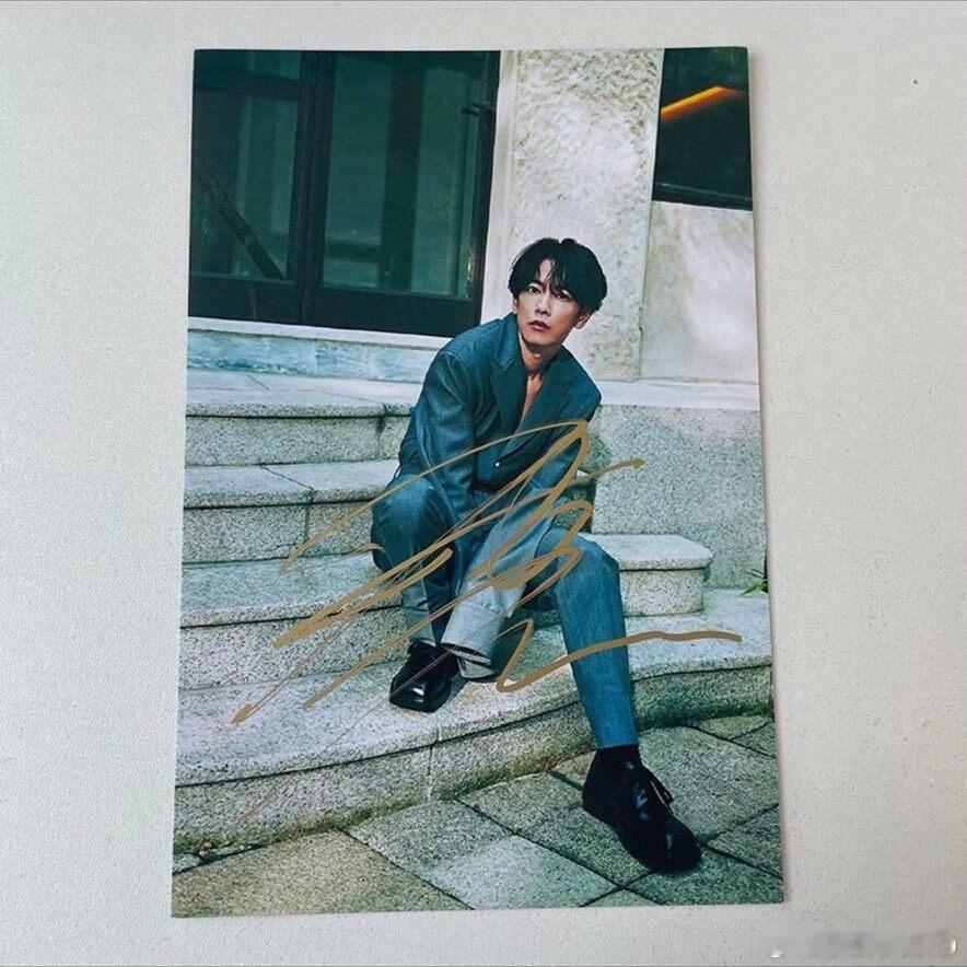 佐藤健亲笔签名照 ​​​
